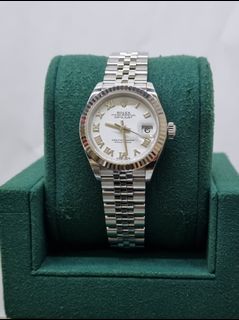 (Category: ) located in . Submitted by ngeehoewatches (Listing ID 1460057282, Image 1). Description: .