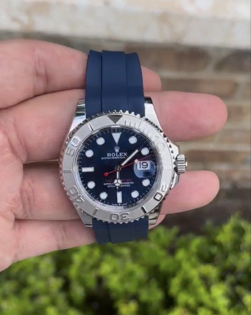 Rolex Yacht Master 40mm | Blue Dial | 116622 | Mar 2018 (Priced to sell) (Category: Watches) located in Singapore. Submitted by matthias_bigbuyer (Listing ID 1460038527, Image 2). Description: Rolex Yacht-Master 116622 with iconic blue dial. • Premium stainless-steel case and bracelet with distinctive platinum bezel. • Striking red seconds hand and Yacht-Master lettering add sporty elegance. • Signature magnified date display and excellent everyd