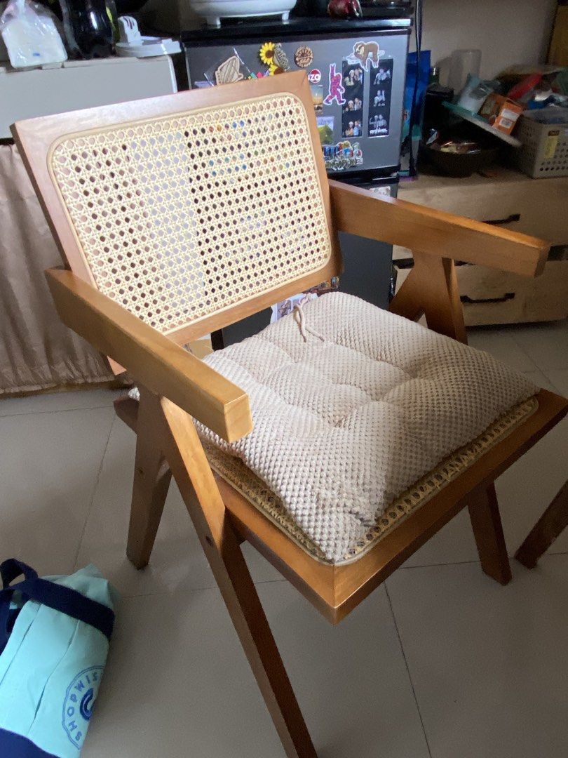 Round Table and chair (Category: Coffee & Tea Tableware) located in Imus. Submitted by joanbarr-ph (Listing ID 1459975095, Image 3). Description: Kasama po yung foam pillow for seat. Reason for selling: Need ko po ng space sa bahay for kitchenwares. Price still negotiable . Pick up or lalamove delivery na cover nyo po fee. Taguig Area.