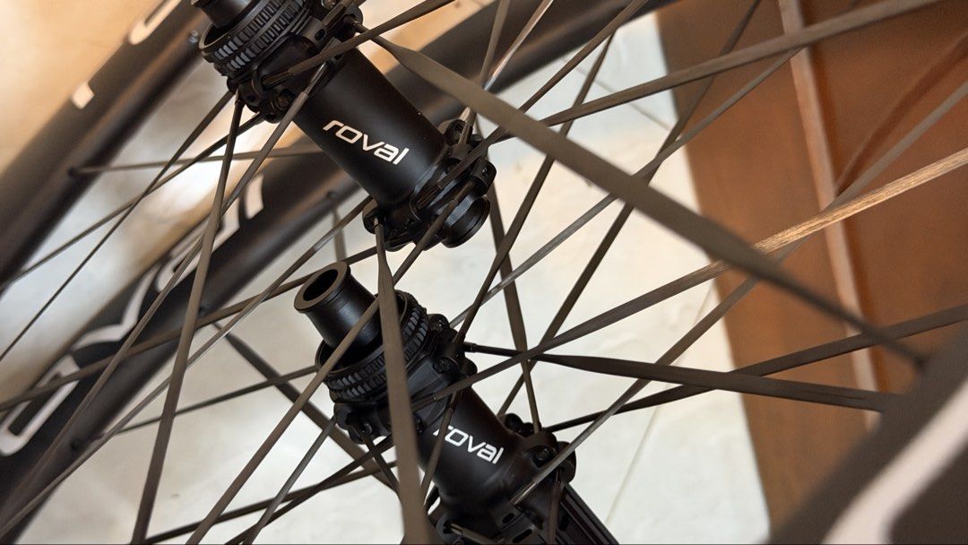 Roval carbon wheels (Category: Bicycles) located in Pasay City. Submitted by kingron29 (Listing ID 1460056009, Image 2). Description: Dm for specs.