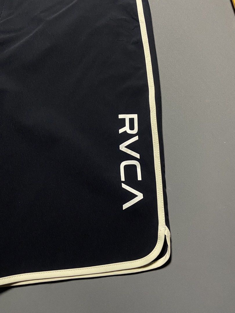 RVCA Men’s Eastern Trunk boardshorts (Category: Activewear) located in Cabuyao City. Submitted by chukz_x (Listing ID 1459963483, Image 3). Description: RVCA Men’s Eastern Trunk boardshorts Size : 32 Dimes : 32W 19L Condition : new Issue : None Price : 750 📍READY TO WEAR 📍Cabuyao Laguna .
