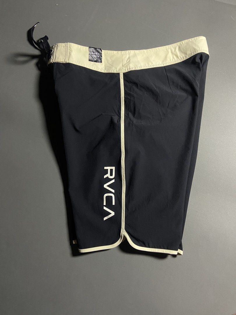 RVCA Men’s Eastern Trunk boardshorts (Category: Activewear) located in Cabuyao City. Submitted by chukz_x (Listing ID 1459963483, Image 1). Description: RVCA Men’s Eastern Trunk boardshorts Size : 32 Dimes : 32W 19L Condition : new Issue : None Price : 750 📍READY TO WEAR 📍Cabuyao Laguna .