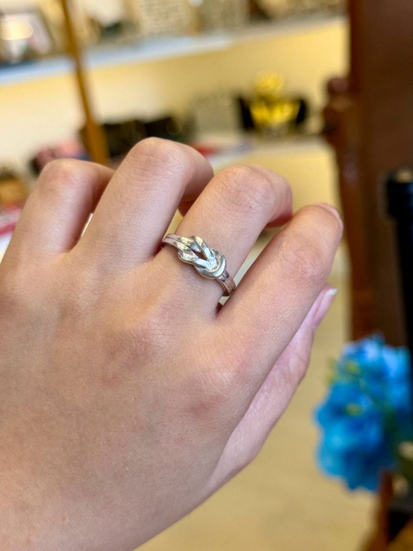S7.5 Vintage Silver Knot Ring (Category: Rings) located in Baguio. Submitted by asna_taku (Listing ID 1460001983, Image 1). Description: ✨ Vintage Silver Knot Ring ✨ Timeless and effortlessly elegant, this vintage-inspired silver ring features an intricate interwoven knot design—a classic symbol of connection, unity, and everlasting bonds. 🤍 The sculptural detail gives it a beautiful vintage character while remaining easy to wear for everyday st