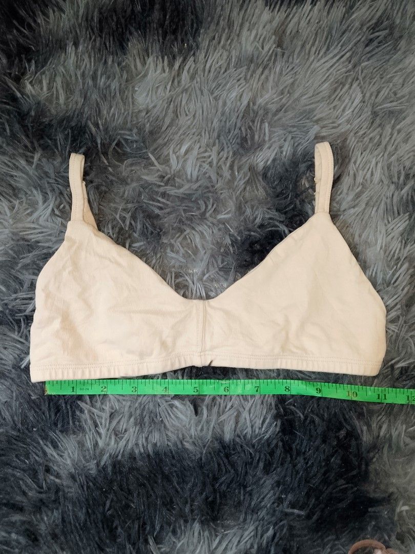 S: MATE Organic Cotton Bralette Size S (Category: Undergarments & Loungewear) located in Manila. Submitted by truecrystal-1407 (Listing ID 1459981779, Image 1). Description: - MATE bralette - Size: S - Material: Organic cotton and spandex - Features: Soft, comfortable, breathable - Ideal for: Everyday wear - Color: Light beige.