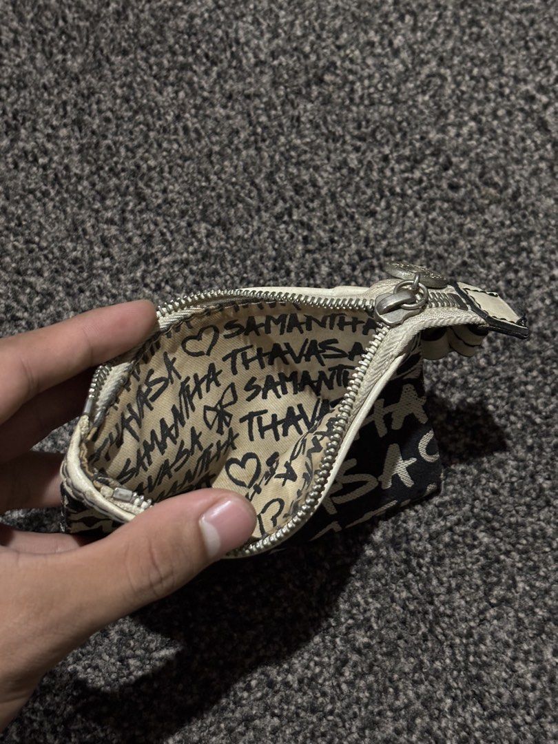 Samantha Thavasa Pouch Wallet (Category: Purses & Pouches) located in Bulacan. Submitted by thriftstarph (Listing ID 1459952101, Image 3). Description: PLEASE READ THE DESCRIPTION BELOW‼️ Samantha Thavasa Pouch Wallet Good as New Issue: Need Wash.