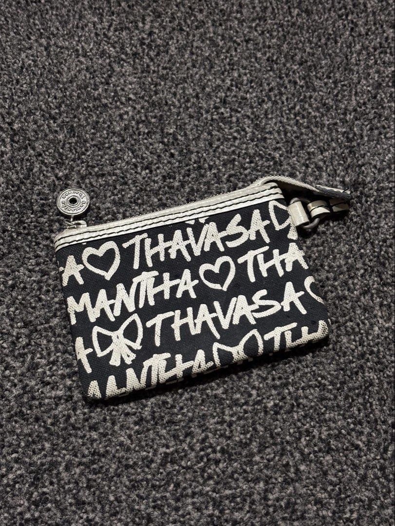 Samantha Thavasa Pouch Wallet (Category: Purses & Pouches) located in Bulacan. Submitted by thriftstarph (Listing ID 1459952101, Image 1). Description: PLEASE READ THE DESCRIPTION BELOW‼️ Samantha Thavasa Pouch Wallet Good as New Issue: Need Wash.