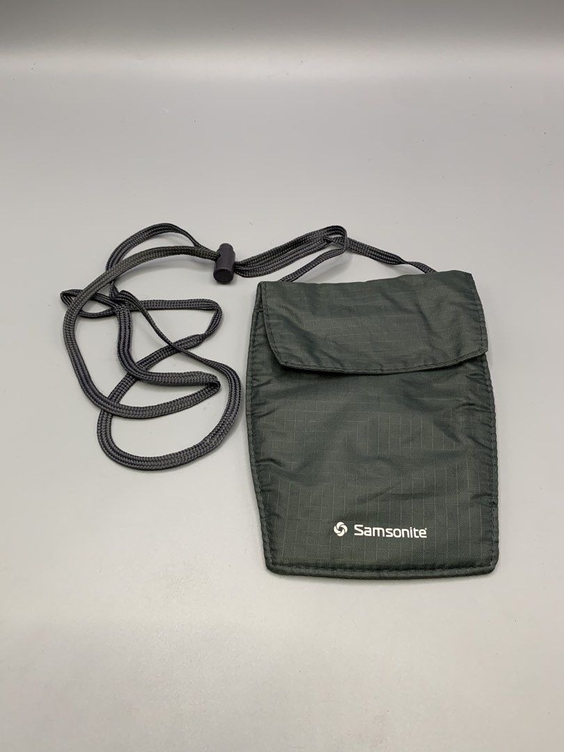 Samsonite Sling Pouch (Category: Sling Bags) located in Bulacan. Submitted by ridersthrift_ph (Listing ID 1460101428, Image 1). Description: Authentin In Great Condition No Flaws Gcash Payment Bulacan 📍.