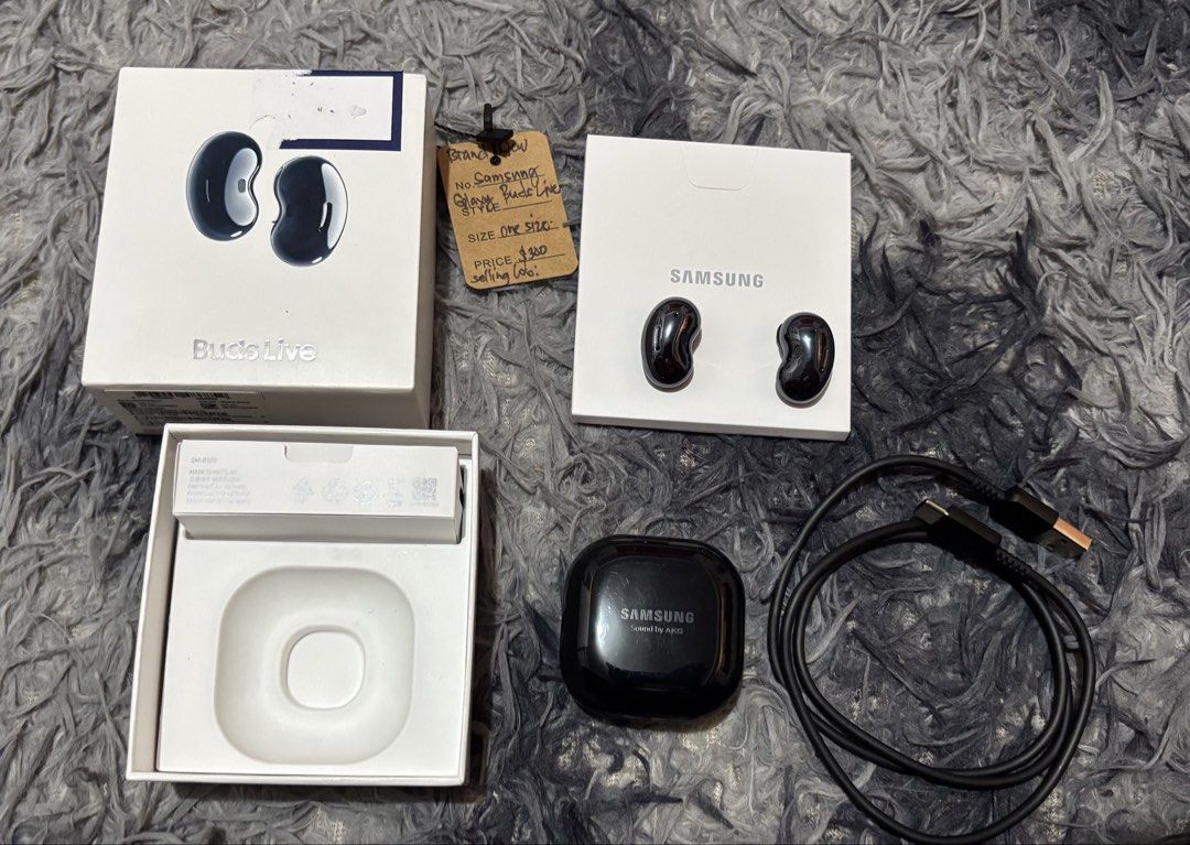 Samsung Buds Live (Category: Earphones) located in Legazpi City. Submitted by thesource052 (Listing ID 1460084936, Image 1). Description: Samsung budz live No issue Moneyback if proven fake No issue Di man magamit naka apple na Bought for almost 15k rush!.