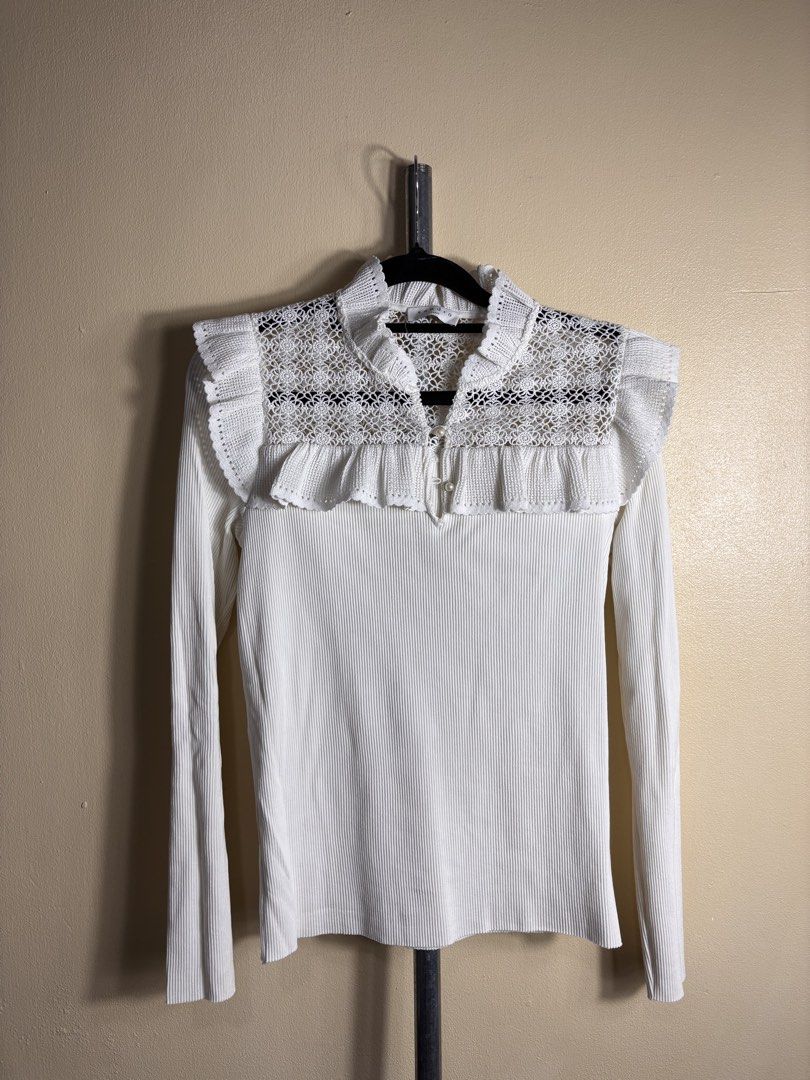 Sandro Knit Long Sleeve (Category: Longsleeves) located in Manila. Submitted by earlylifecrisis3 (Listing ID 1459903591, Image 1). Description: Sz 2 Condition 9/10 Measure it by inch Width: 15 Length: 22.5 Shoulder: 12 Sleeve:23.5 Bust: 13.5 Hem: 14 •Refund / Returns not allowed allowed •Please do check the dimensions size on labels sometimes are not accurate on the sizing •Ask me before purchasing.