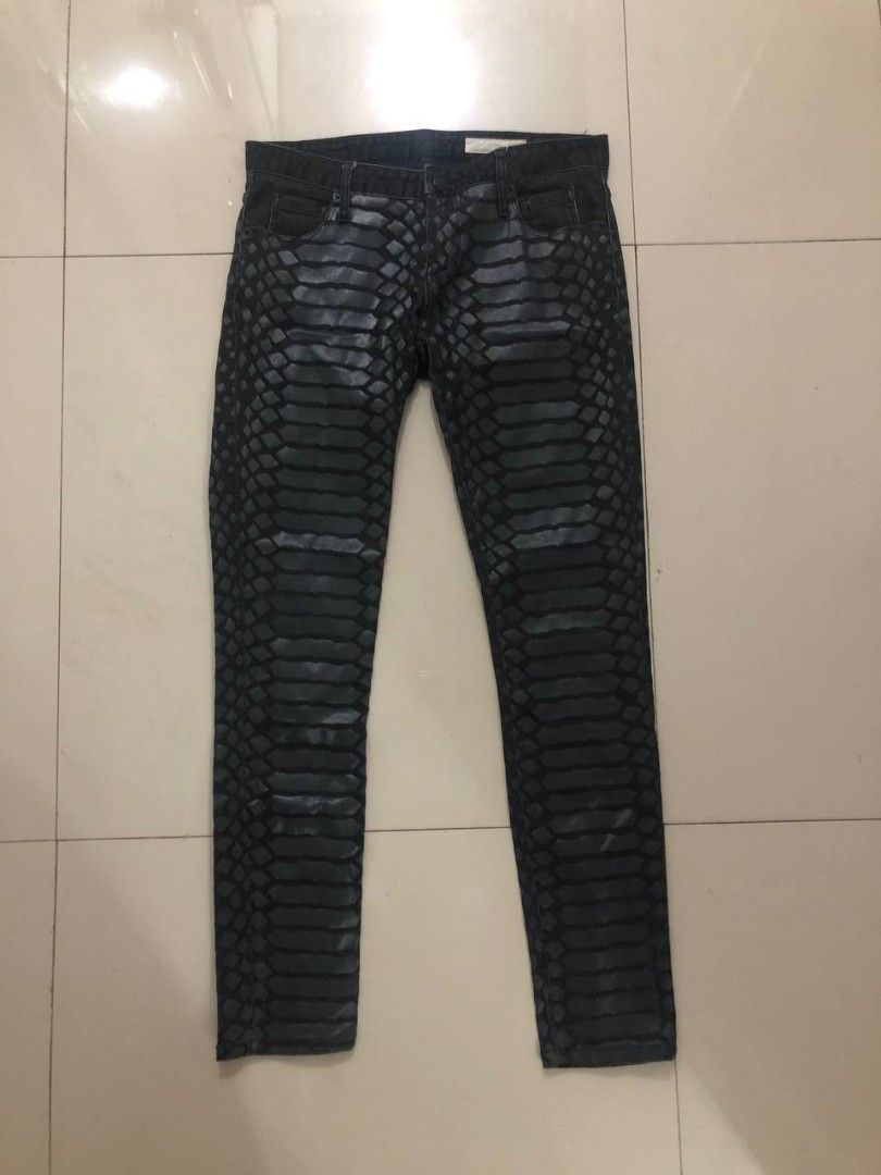 SASS & BIDE (Category: Jeans) located in Valenzuela. Submitted by thrift2002 (Listing ID 1459923013, Image 1). Description: SASS & BIDE CROC PANTS AUTHENTIC CONDITION 8/10 WAISTLINE 30-32" LENGTH 37" FRONT RISE 29" THIGH 9" HEM 6".