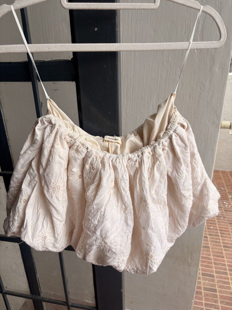Secodee Embroidered Eyelet skort (Category: Skirts) located in Cainta. Submitted by declutteringprelovedbyzelle (Listing ID 1459930253, Image 1). Description: - Cute cream eyelet skort - Estimated Size: S/M Bought in HCM vietnam.