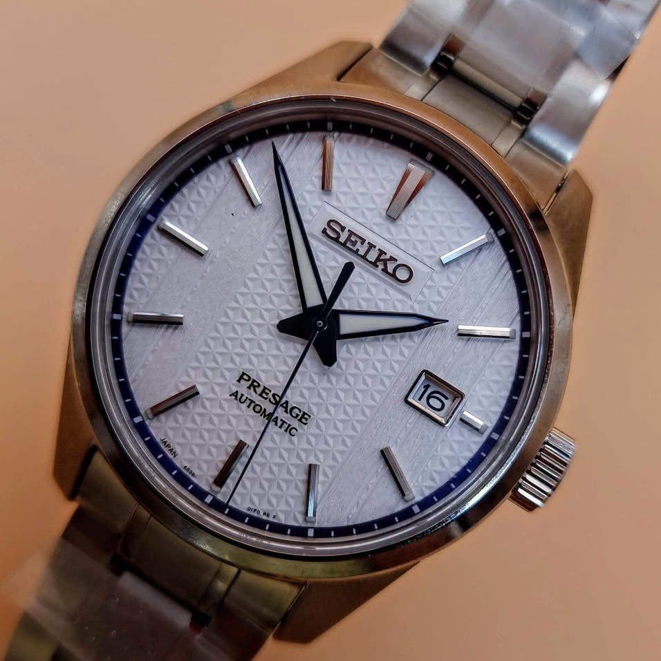 Seiko Haliburton LE SPB277 SPB277J1 (Category: Luxury Watches) located in Manila. Submitted by seikowatchfactory (Listing ID 1460094044, Image 2). Description: BNIB 10/10 Model: SPB277J1 Price: 64350 pesos Slightly Negotiable Specifications: Case and Band Material: Stainless Steel Case Diameter: 39mm Case Thickness: 11.1mm Lug-to-lug: 47.2mm Sapphire Crystal Anti-reflective coating on inner surface Caliber 6R35 Automatic Movement with Manual wind