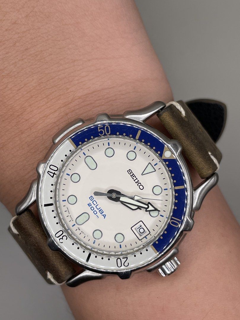 Seiko Scuba 200m Watch (Category: Men's Watches) located in Pateros City. Submitted by thevintagepatt_ (Listing ID 1460078778, Image 2). Description: For Sale 🐬 “A rare splash of color from Seiko’s golden era of divers. 🌊 This 1989 39mm Seiko Scuba 200m (5H25-6050) pairs a crisp ivory dial with that iconic blue-and-white pop bezel. Kept alive by a high-grade quartz movement and beautifully reimagined on an earthy leather strap. A lesser-known v