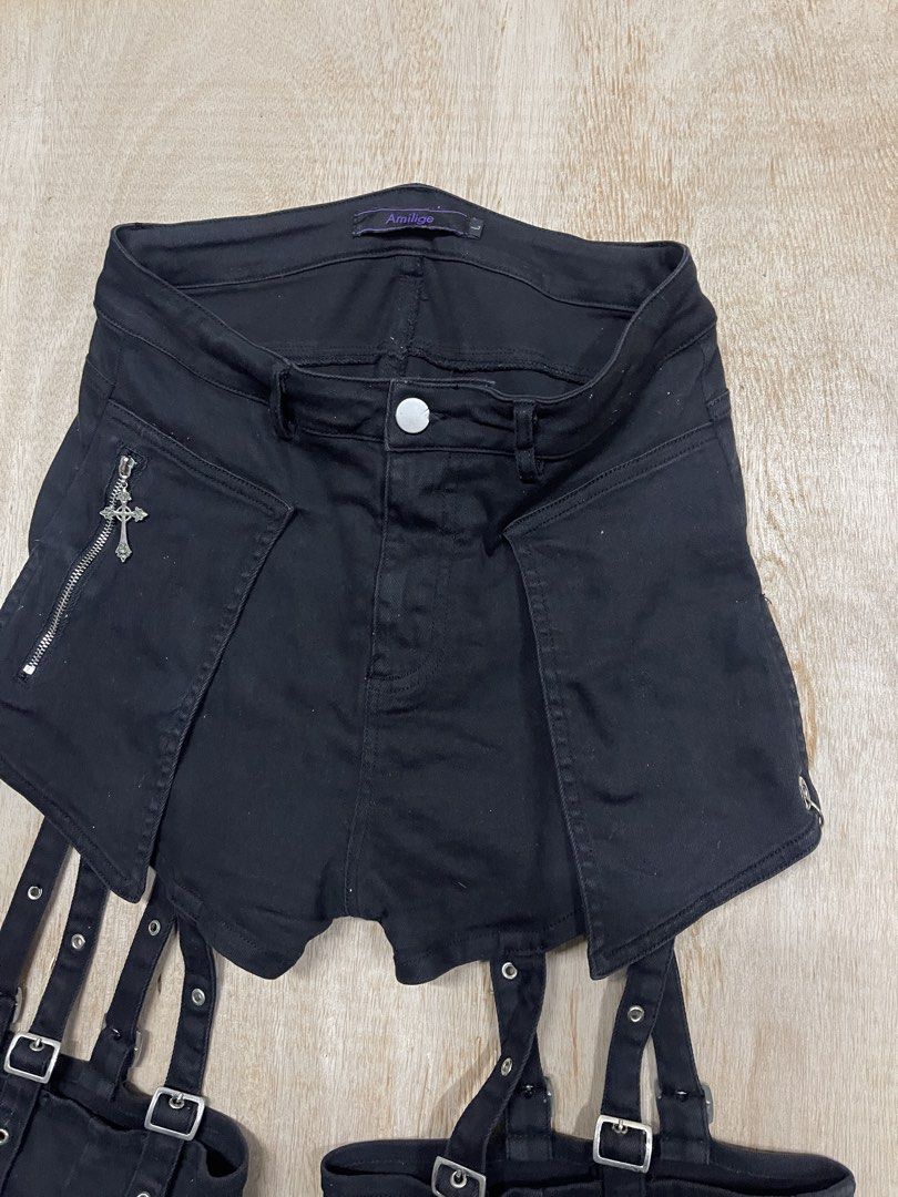 Selaur punk (Category: Chinos) located in Kuala Kerai. Submitted by bundlefournick (Listing ID 1460099860, Image 2). Description: 30 x 39.