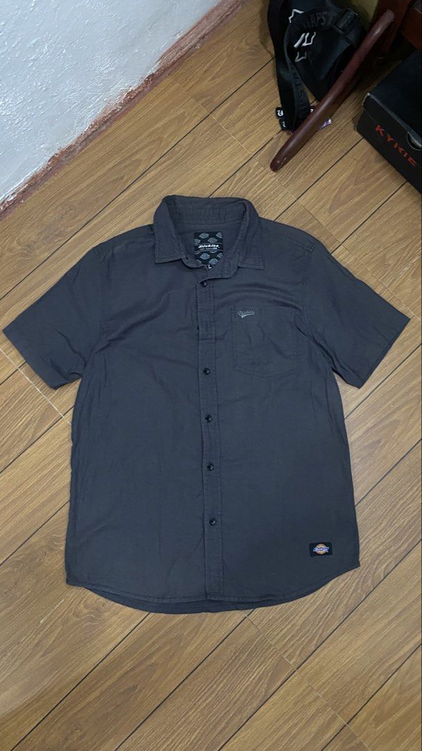 SELECTED ITEM (Category: Coats, Jackets and Outerwear) located in Manila. Submitted by jakecobain (Listing ID 1460008737, Image 3). Description: RANDOM ITEM 400 each.