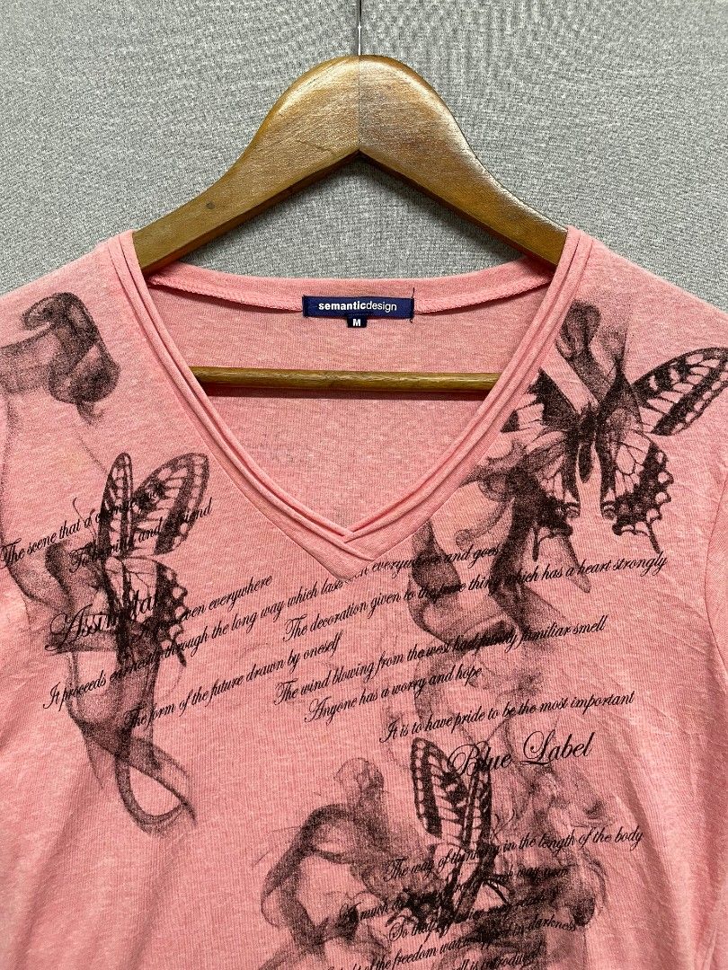 SEMANTIC DESIGN POEM V NECK LONG SLEEVE TSHIRT (Category: Longsleeves) located in Manila. Submitted by _retrovate (Listing ID 1460104466, Image 2). Description: Medium Width 18 Length 26 As new.