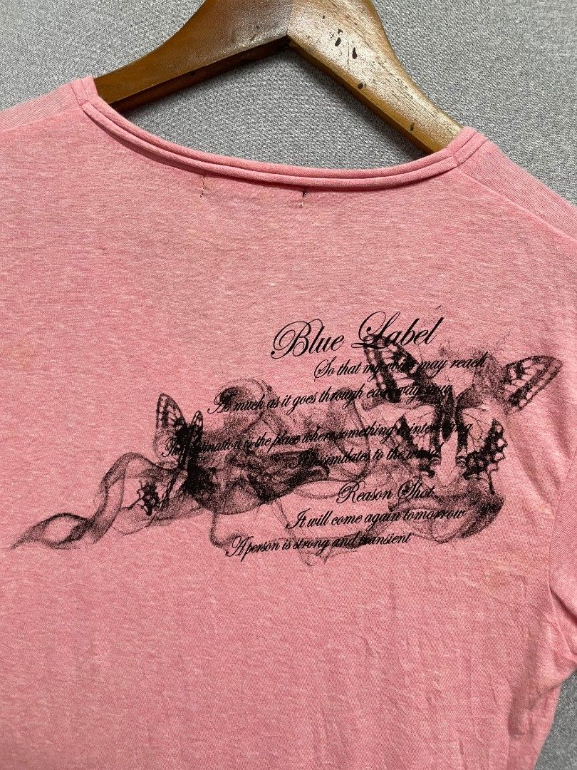 SEMANTIC DESIGN POEM V NECK LONG SLEEVE TSHIRT (Category: Longsleeves) located in Manila. Submitted by _retrovate (Listing ID 1460104466, Image 3). Description: Medium Width 18 Length 26 As new.