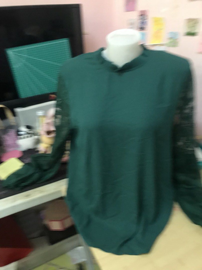 Shein Green Blouse Med (Category: Blouses) located in Davao. Submitted by joannen78 (Listing ID 1459929718, Image 1). Description: .