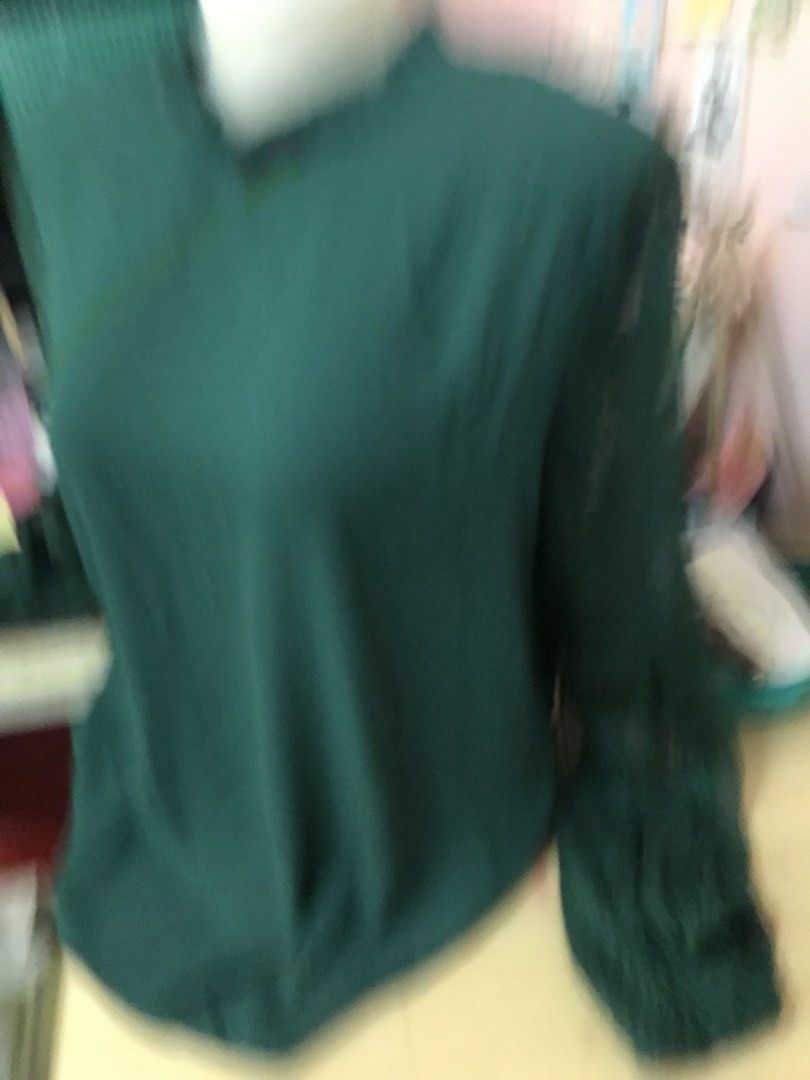 Shein Green Blouse Med (Category: Blouses) located in Davao. Submitted by joannen78 (Listing ID 1459929718, Image 2). Description: .