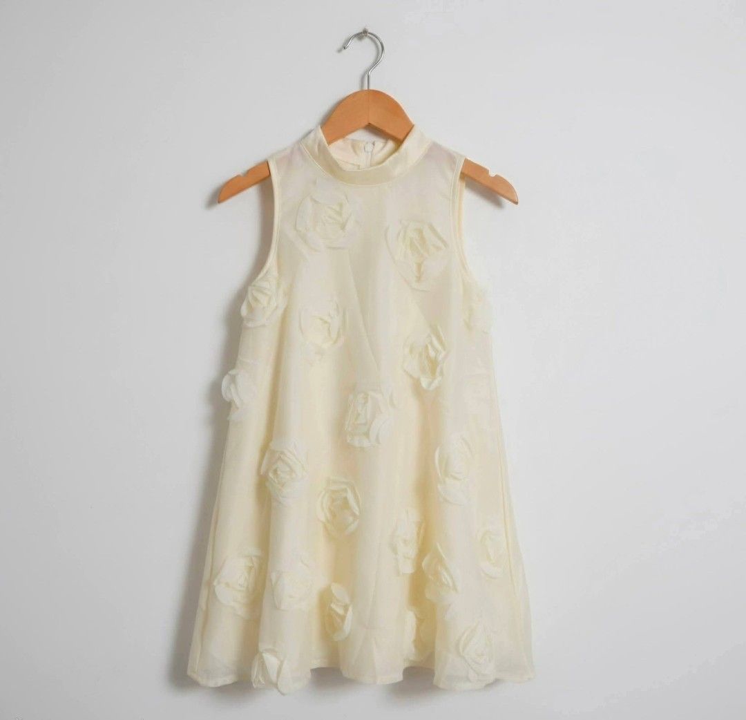Shein Kids Dress (Category: Babies & Kids Fashion) located in Balanga. Submitted by azapparel.00 (Listing ID 1460022263, Image 1). Description: 4 years old.