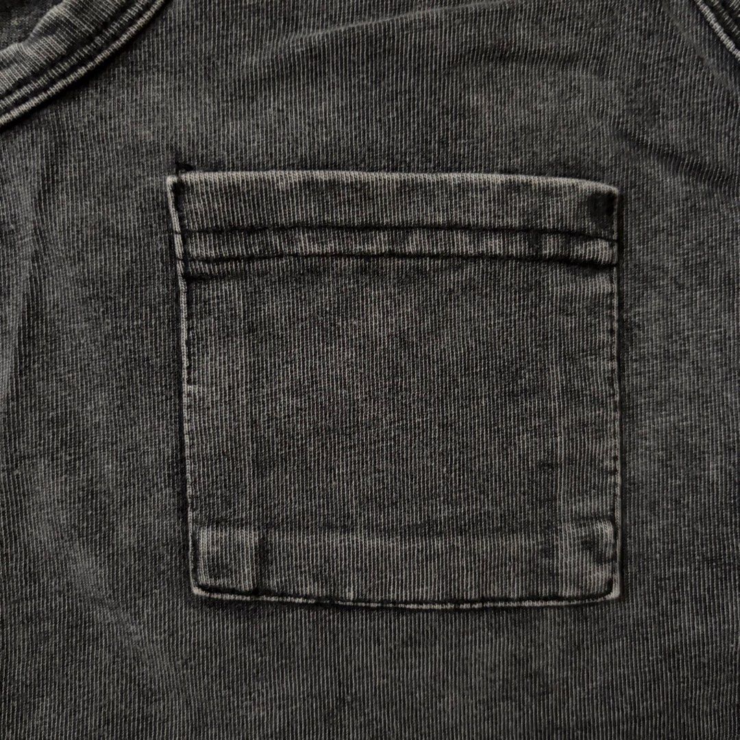 Shein Tank Top with Pocket (Category: Sleeveless) located in Quezon City. Submitted by goodstuffph (Listing ID 1459956037, Image 2). Description: - No flaws.