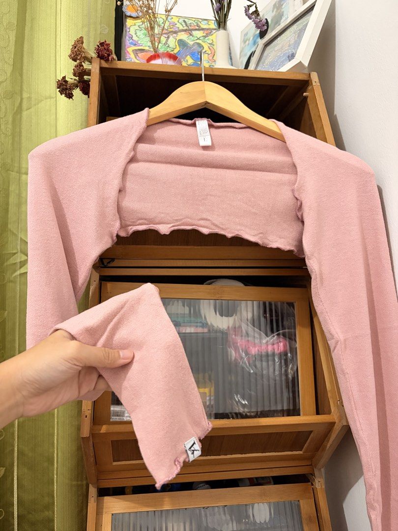 shrugs for ballet/outdoors (Category: Activewear) located in Marikina City. Submitted by _bananahanaa (Listing ID 1460074033, Image 1). Description: - Lettuce trim hem -free size - knit fabric .