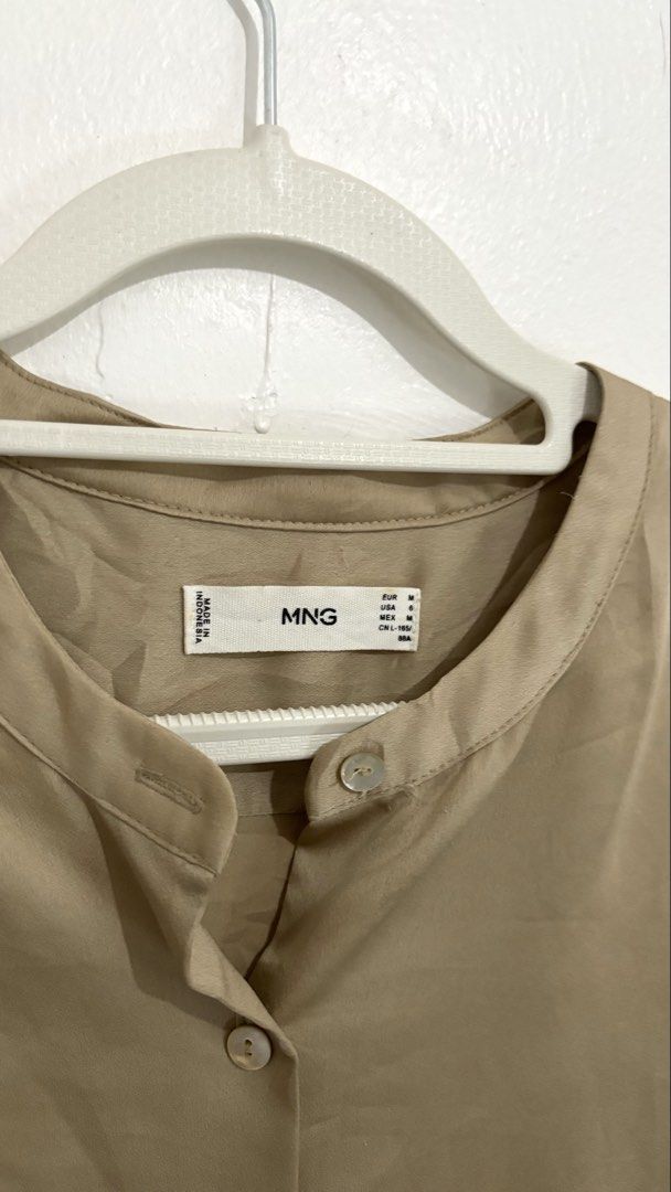 Silk Mandarin Collar Button-Down Shirt (Category: Longsleeves) located in Caloocan City. Submitted by buymethisandthat (Listing ID 1460076652, Image 3). Description: ✨ Silk Mandarin Collar Button-Down Shirt - ₱249 📌 CONDITION • Condition: 8.5/10 • Flaws: None Visible 📏 SIZE • Tag Size: Medium • Recommended: Fits Medium (Relaxed Fit).