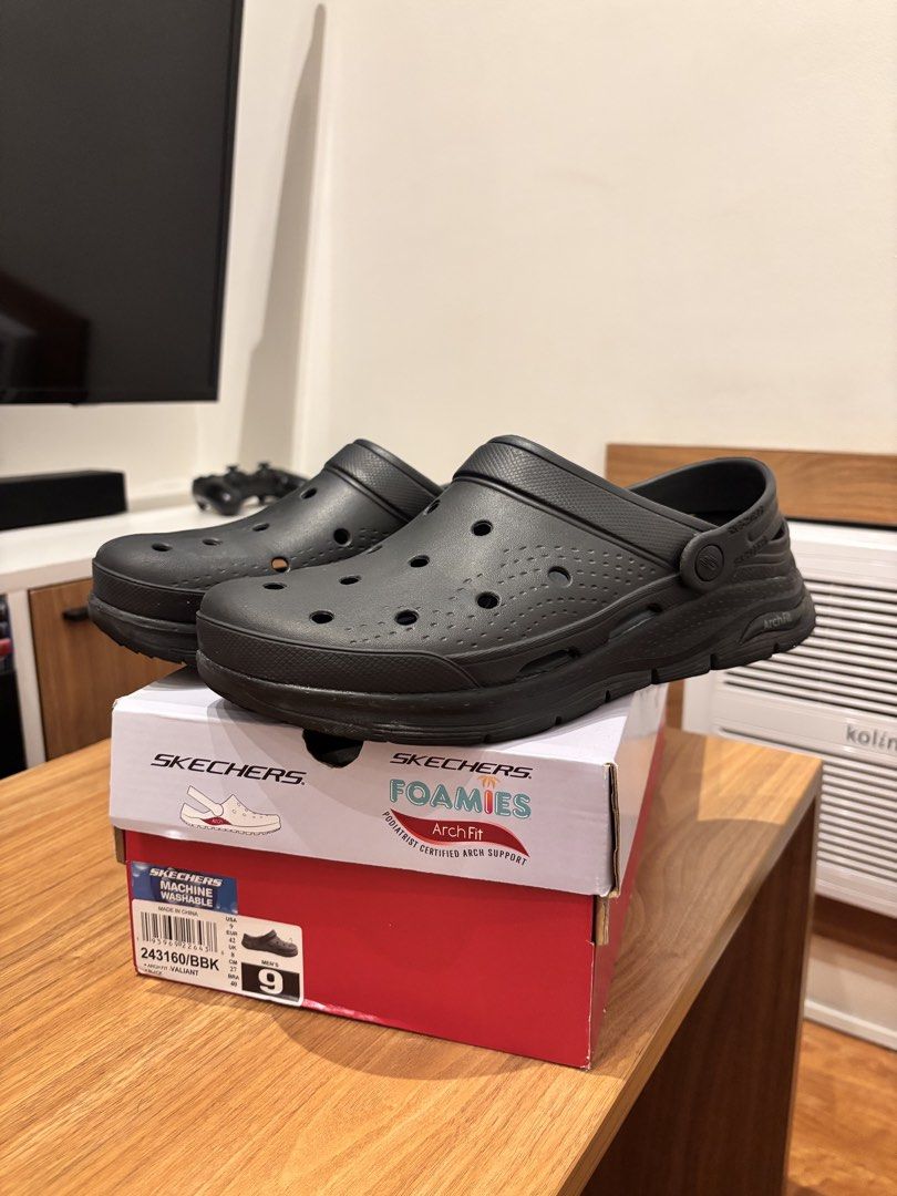 Skechers Arch Fit Slip On (Category: Shoe inserts & accessories) located in Quezon City. Submitted by loverosvir (Listing ID 1460056967, Image 1). Description: .