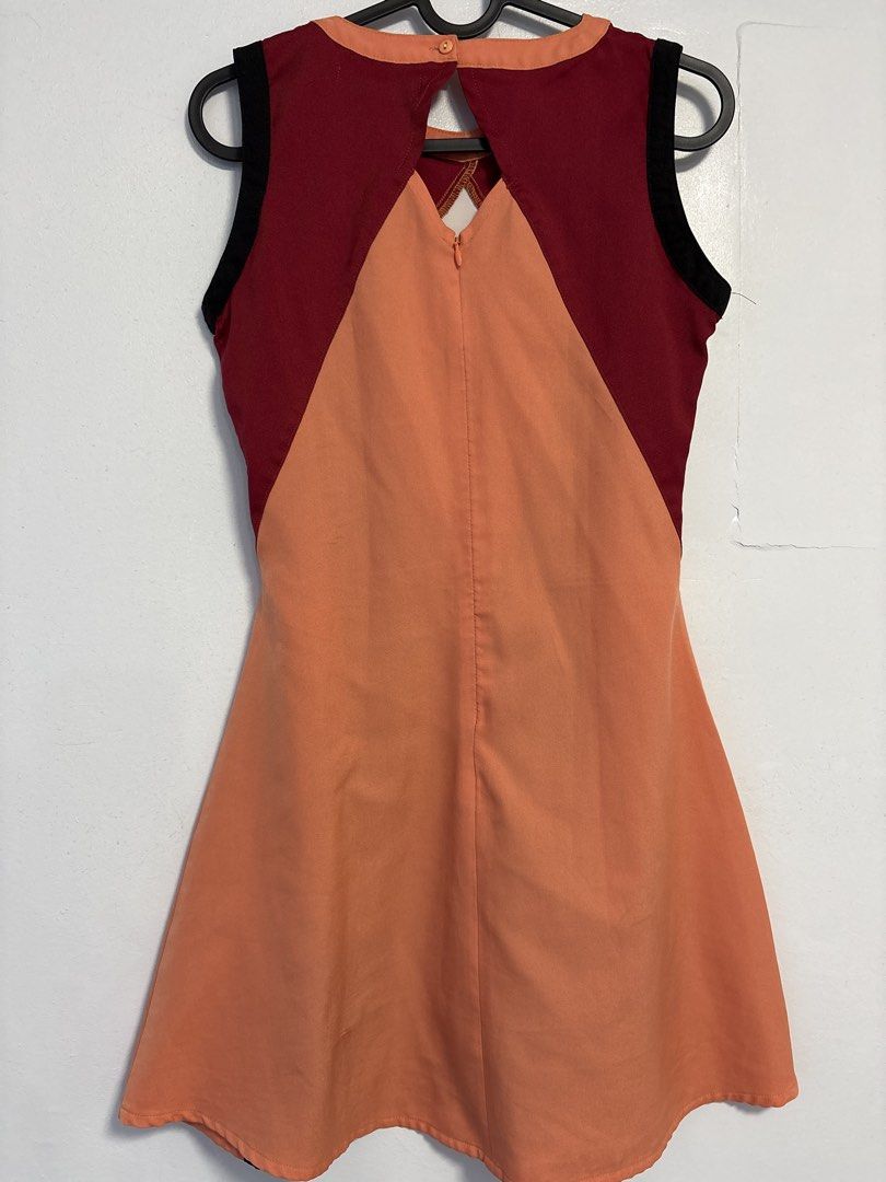 Sleeveless Dress with Geometric Design (Category: Dresses) located in San Pedro. Submitted by princessjybc (Listing ID 1459923371, Image 2). Description: Decluttering SALE Sleeveless Dress with Geometric Design ✨ Size: XSmall (size 00) Length: 32 in ✨ Condition: Likely New 📸 May request for actual photos and measurements. Just send me a message! 📍 Location: San Pedro, Laguna MOP: Gcash/BPI Shipping via LBC/JNT/Lalamove/Grab care of buyer .