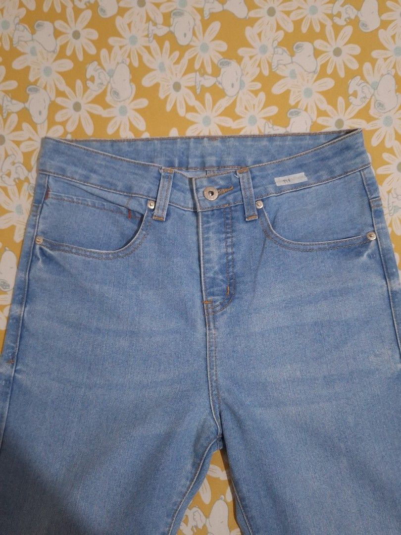 Slim fit Overhauled (Category: Jeans) located in Manila. Submitted by palm07 (Listing ID 1460032071, Image 2). Description: Size 29 Lenght 40.