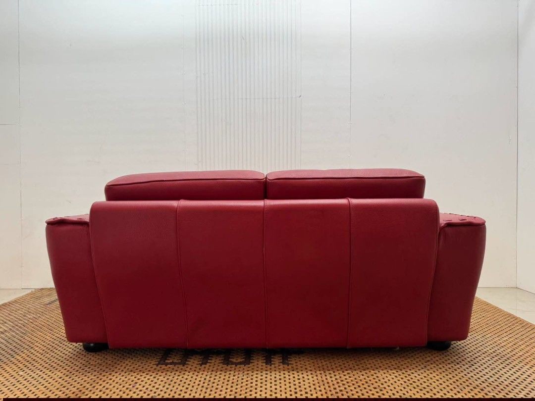 Sofa (Category: Sofas) located in Meycauayan. Submitted by marygracecasimiro (Listing ID 1459923431, Image 3). Description: FORMENTI Made in Italy 2-Seater Leather Loveseat Couch Price: 20,500 L69 x W34 x H30.5/16 In good condition♥️.