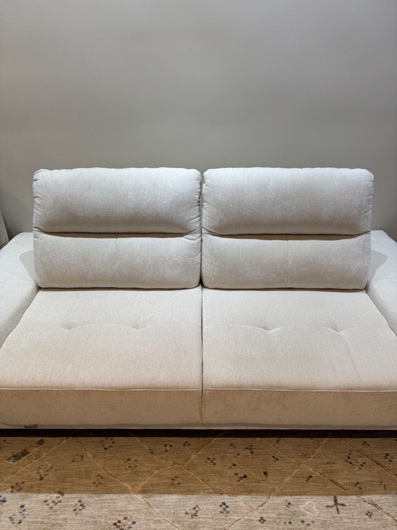 Sofa Push Back (Category: Sofas) located in Kajang. Submitted by effaazmi (Listing ID 1459938251, Image 1). Description: Hiii! 👋🏻 Nak letgo sofa Push Back custom made from Casa Moderno. Harga beli RM2,780, nak letgo RM1,990. Condition macam baru sebab jarang guna. Custom fabric material macam dalam gambar. Nak letgo sebab rasa tak kena dengan aesthetic rumah. Boleh nego smpi jadi, PM kalau berminat! 😍.