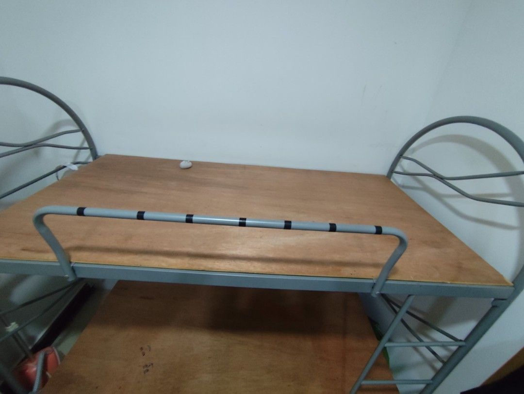 Solid Metal Bedframe-Double Deck (Category: Bed Frames & Mattresses) located in Kuala Lumpur. Submitted by fabz_1107 (Listing ID 1459981354, Image 3). Description: Lightly used bedframe. Purchased for RM550. Replace to single bed so want to sell it. Self collection or by lalamove. Location : Bagan, Butterworth.
