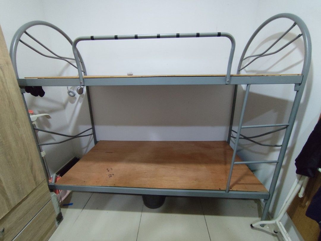 Solid Metal Bedframe-Double Deck (Category: Bed Frames & Mattresses) located in Kuala Lumpur. Submitted by fabz_1107 (Listing ID 1459981354, Image 1). Description: Lightly used bedframe. Purchased for RM550. Replace to single bed so want to sell it. Self collection or by lalamove. Location : Bagan, Butterworth.
