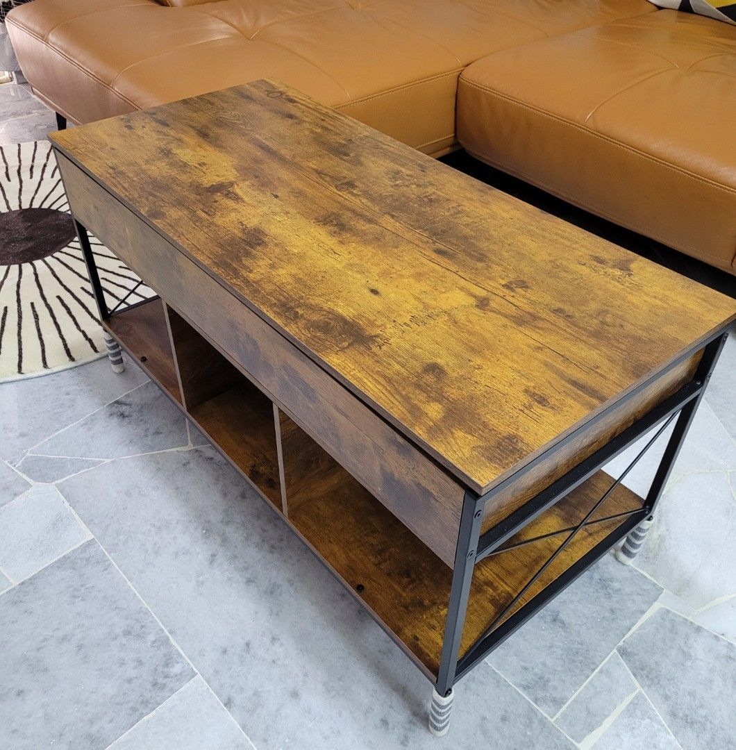 Solid wood coffee table (Category: Tables & Sets) located in Kuala Lumpur. Submitted by observer2017 (Listing ID 1459911771, Image 3). Description: .