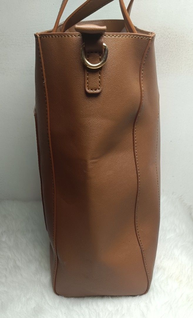 Sonovi Shopper's Bag (Category: Tote Bags) located in Davao. Submitted by roxy0404 (Listing ID 1460012464, Image 2). Description: ukay source no issue size length 10 inches height 12 inches width 4 inches.