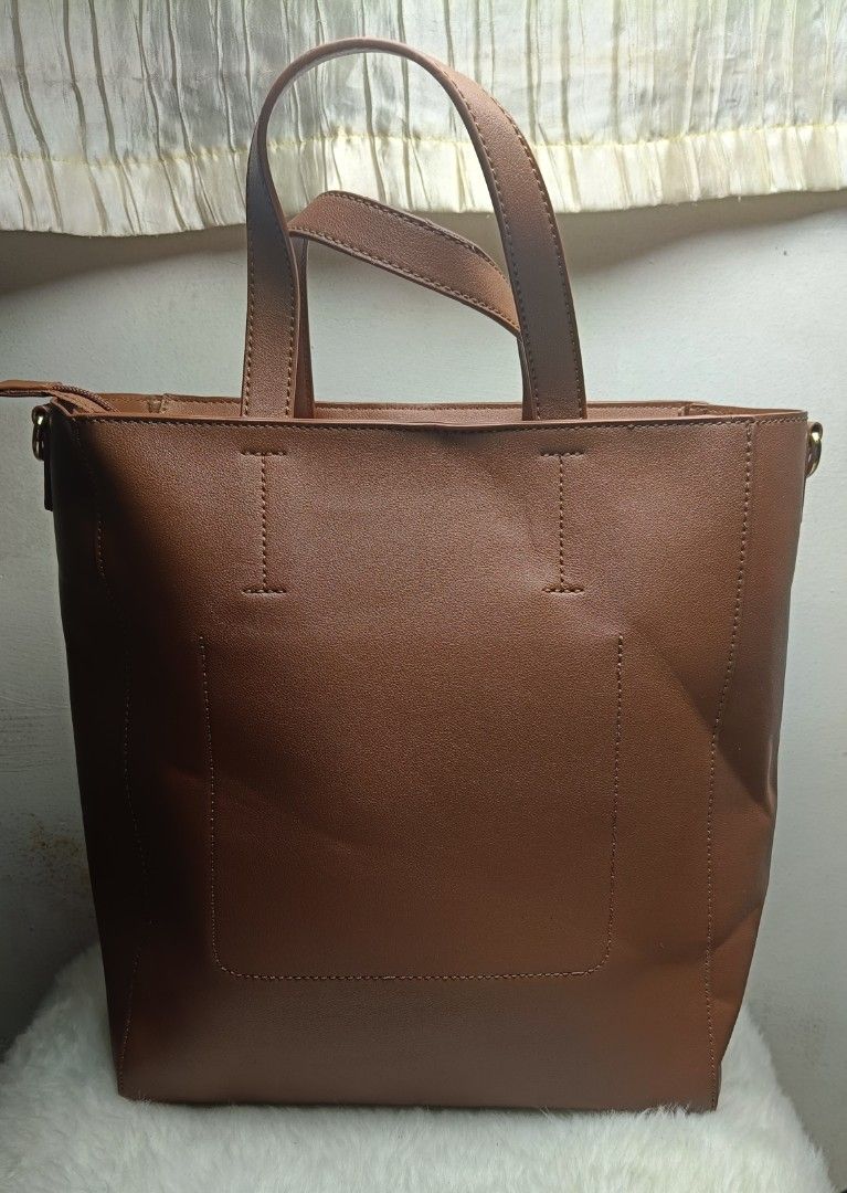 Sonovi Shopper's Bag (Category: Tote Bags) located in Davao. Submitted by roxy0404 (Listing ID 1460012464, Image 3). Description: ukay source no issue size length 10 inches height 12 inches width 4 inches.