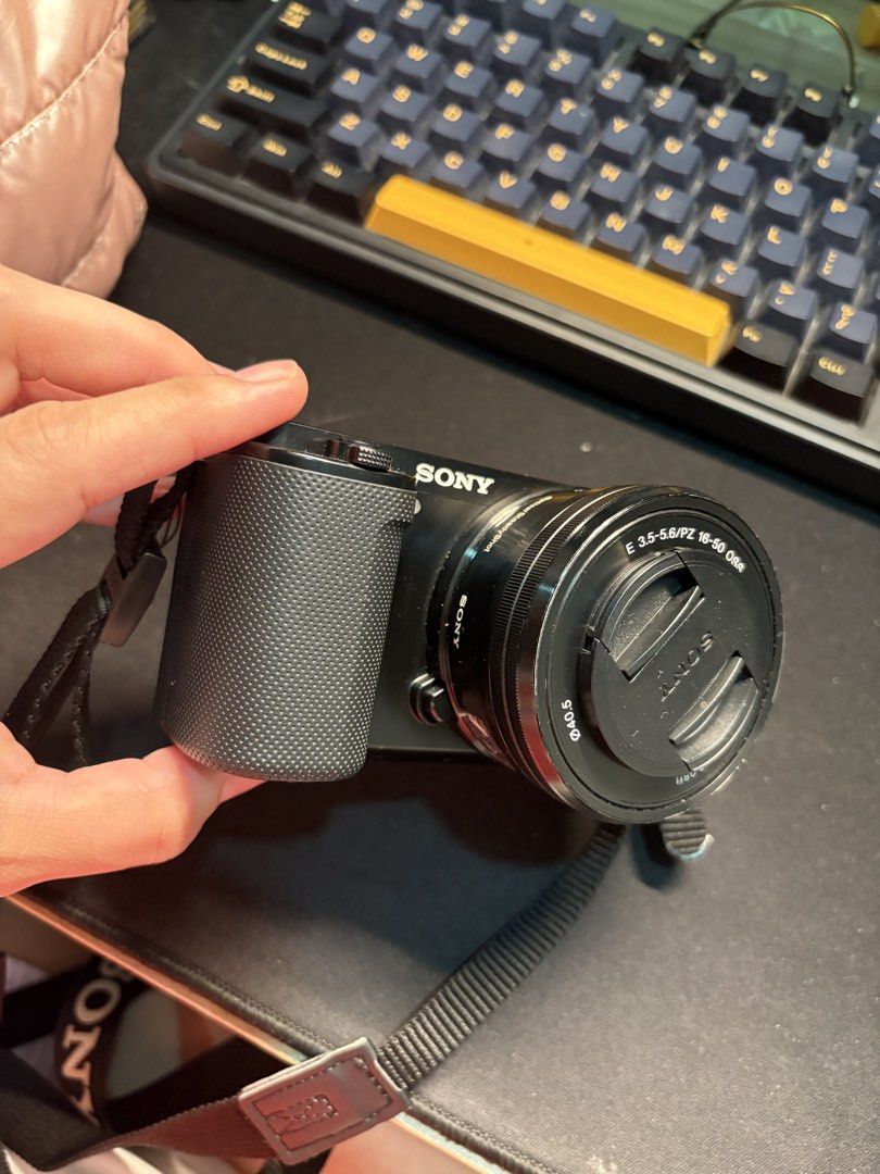 SONY ZVE 10 (Category: Cameras) located in Meycauayan. Submitted by catarinavldz (Listing ID 1459943962, Image 3). Description: 📷 SONY ZV-E10 — FOR SALE Condition: 8/10 • Minor dents / signs of use • Needs cleaning • No issue using the camera — fully functional • No functional defects Complete Inclusions: • Sony ZV-E10 Camera Body • Original Box • Original Charger • Original Battery • Extra Battery — worth 3,000 • Sony 32GB SD Card FREE: • Mini 