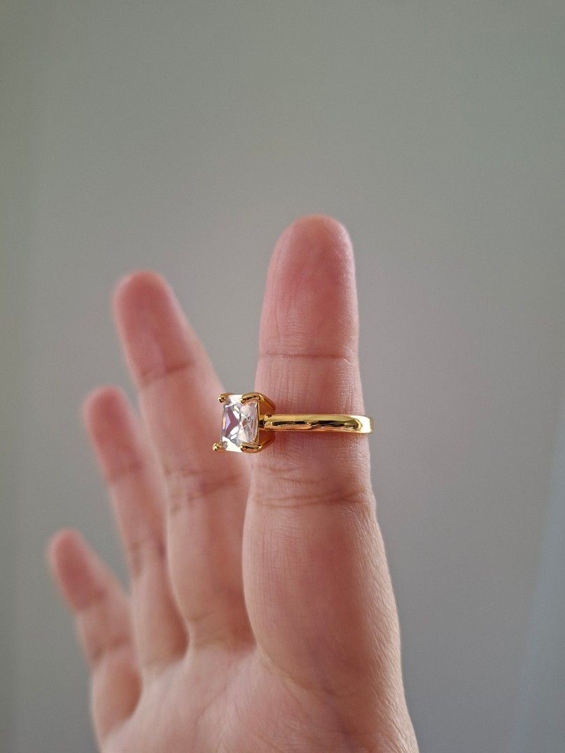 Square Cut Stone Adjustable Gold Ring (Category: Rings) located in Dasmarinas. Submitted by danabrie22 (Listing ID 1460027944, Image 3). Description: very well-made, excellent crafstmanship 10/10 condition - adjustable size 5 - 9 brand new stainless steel & cubic zirconia stones.