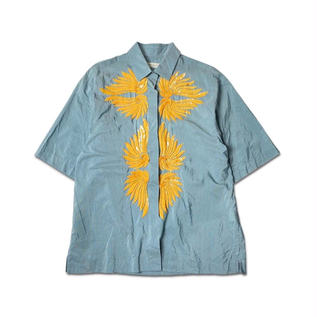 SS16 DRIES VAN NOTEN PALM SEQUIN POLO (Category: Shirts) located in Balanga. Submitted by dig_gear (Listing ID 1459947756, Image 3). Description: SS16 DRIES VAN NOTEN PALM SEQUIN POLO From Spring 2016 collection beautifully showcases the house's signature juxtaposition of structured tailoring and opulent surface decoration. The collection centers around a flamboyant, kinky, and vivacious woman who unapologetically embraces texture and pattern cla