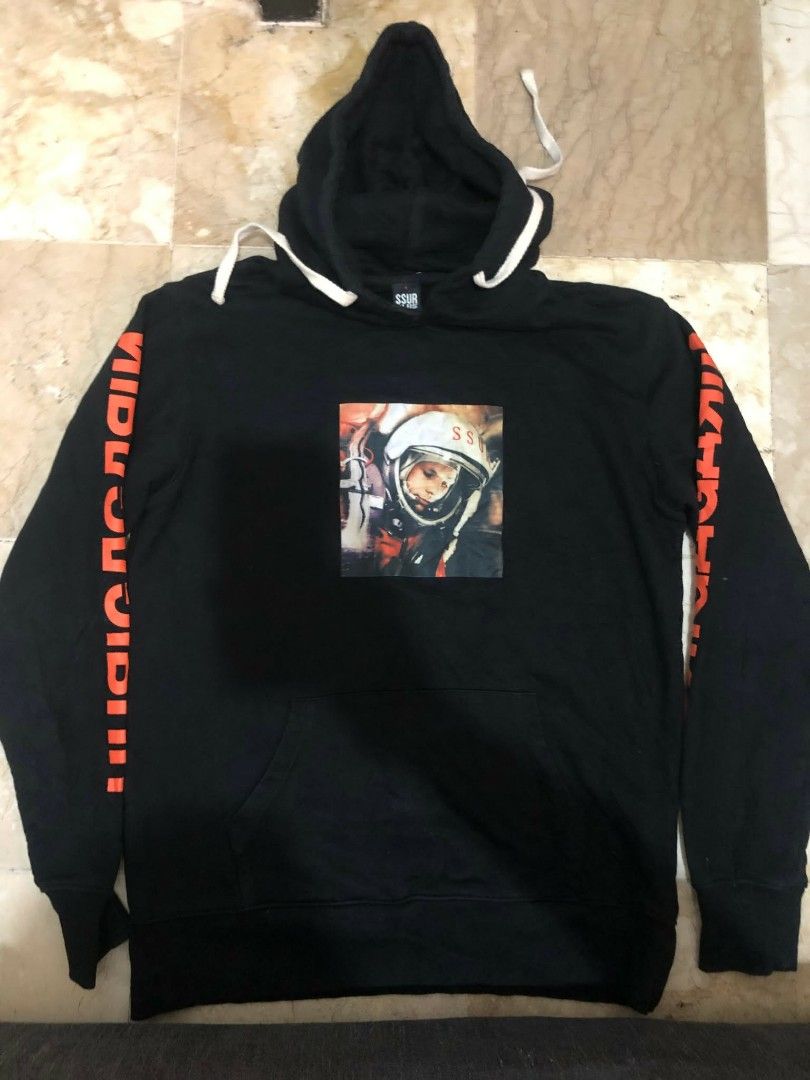 SSUR*PLUS Hoodie Jacket (Category: Coats, Jackets and Outerwear) located in Daraga. Submitted by arkhoholic (Listing ID 1459920701, Image 1). Description: as new condition large 22x28.