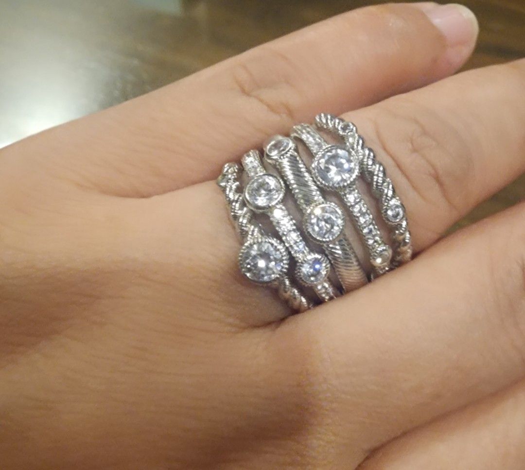 STATEMENT RING ( DIAMOND-INSPIRED) (Category: Rings) located in Manila. Submitted by chrinathalie (Listing ID 1460063612, Image 1). Description: SIZE 7 DIAMOND INSPIRED STONES TARNISH RESISTANT PLATINUM COATED NOT PAWNABLE.