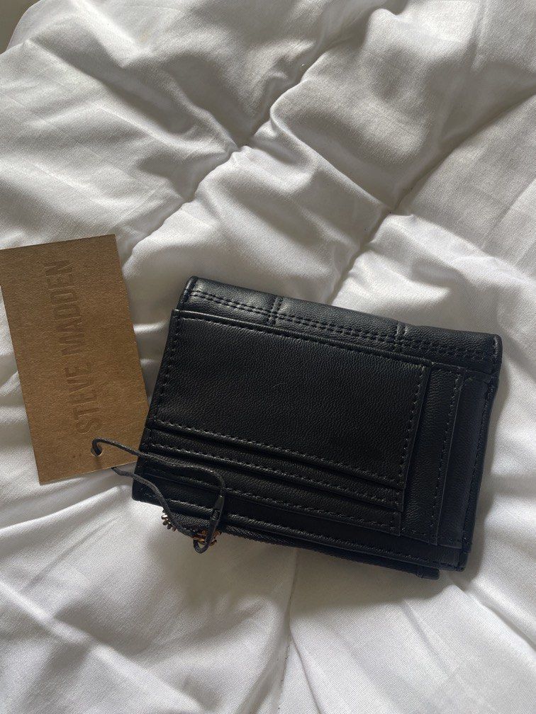 Steve madden (Category: Wallets & Card holders) located in Dinalupihan. Submitted by closetbymint (Listing ID 1459923707, Image 3). Description: .