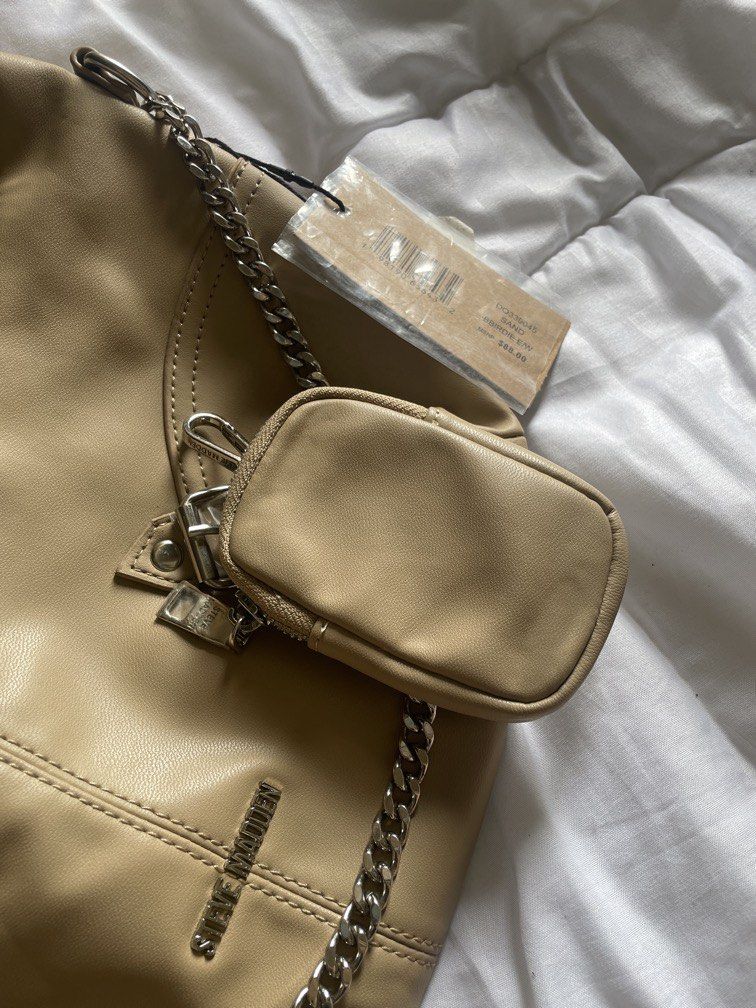 Steve madden baguette bag with pouch keychain (Category: Shoulder Bags) located in Dinalupihan. Submitted by closetbymint (Listing ID 1459918614, Image 3). Description: .
