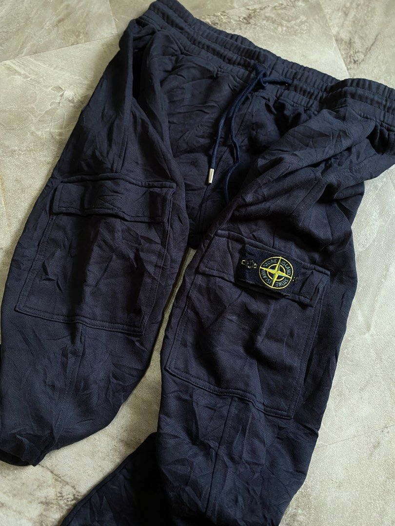 STONE ISLAND CARGO JOGGER (Category: Joggers) located in Butuan. Submitted by thriftingz143 (Listing ID 1460015982, Image 2). Description: excellent to new condition no issues, need wash only 9.5 or better color rate size 33-36 waistline .