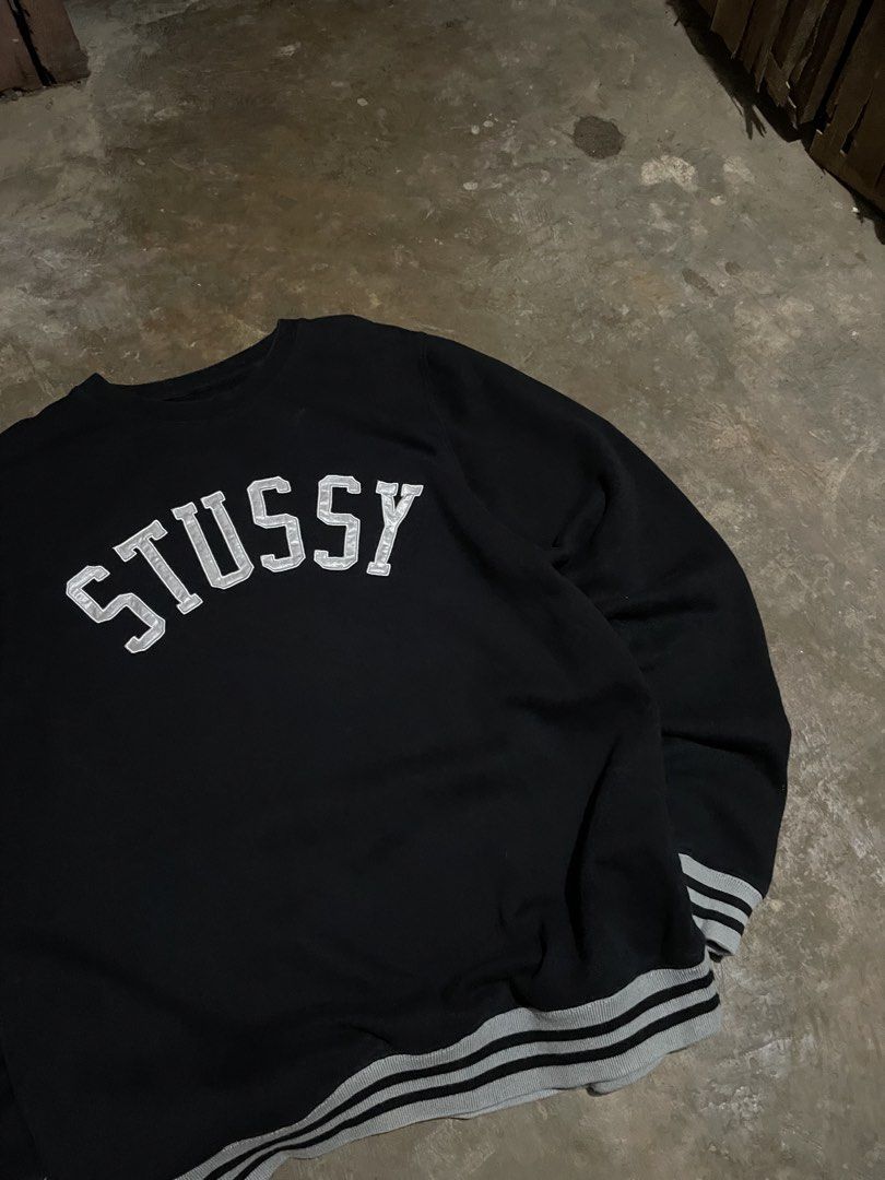 Stussy Varsity Sweatshirt Embroidered Design (Category: Coats, Jackets and Outerwear) located in Santa Cruz. Submitted by _darskieeezz (Listing ID 1460030252, Image 3). Description: Actual Dimes 23 by 30 Large - Semi Xl Looks brand New Heavy cotton - CrewNeck .