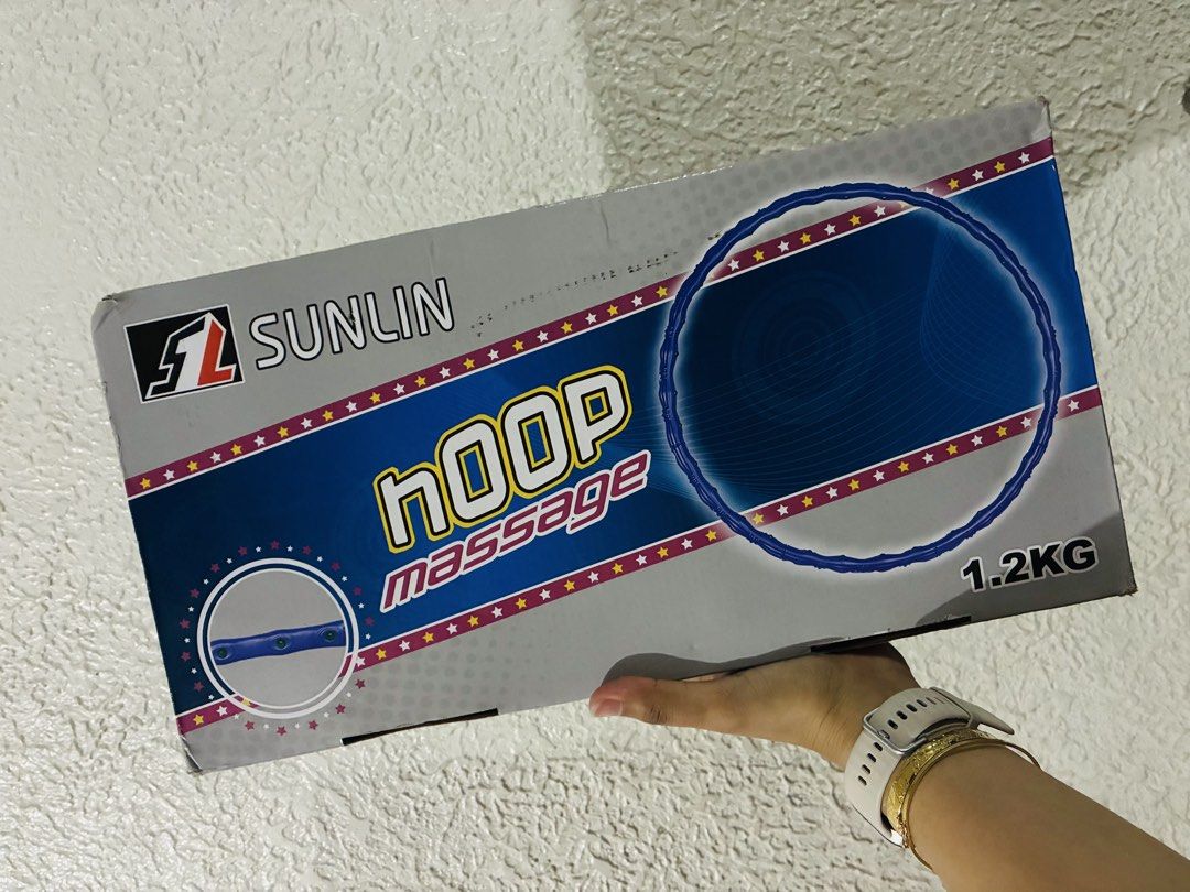 Sunlin Weighted Hula Hoop pang diet & exercise (Category: Toning & Stretching Accessories) located in Quezon City. Submitted by grai25 (Listing ID 1460032806, Image 1). Description: Color: Violet / Purple Weight: 1.2KG - effective pampaliit ng tyan Inclusion: Box + hula hoop (detachable, easy to assemble) Perfect pang workout sa bahay, pampalit ng waist & belly fat + may massage effect pa! RFS: Extra / di nagamit.