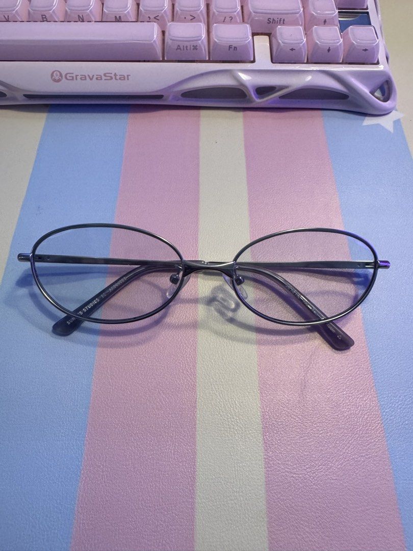 Sunnies Anti-Rad Adaptive Eyeglasses Silver (Category: Sunglasses & Eyewear) located in Lipa City. Submitted by eunomiaaa (Listing ID 1459925911, Image 1). Description: Anti-Rad Adaptive in Blue Blue light and sun protection in one. - Reduces eye strain and headaches - Blocks blue light and glare - Photochromic lenses to adapt UV (Limited Edition) Design is no longer available on retail stores. Bought January 2026 for ₱2k+ Disclaimers: - Signs of