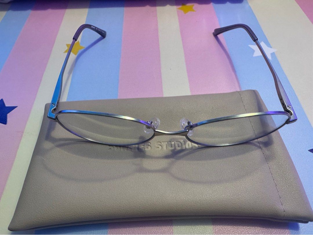 Sunnies Anti-Rad Adaptive Eyeglasses Silver (Category: Sunglasses & Eyewear) located in Lipa City. Submitted by eunomiaaa (Listing ID 1459925911, Image 2). Description: Anti-Rad Adaptive in Blue Blue light and sun protection in one. - Reduces eye strain and headaches - Blocks blue light and glare - Photochromic lenses to adapt UV (Limited Edition) Design is no longer available on retail stores. Bought January 2026 for ₱2k+ Disclaimers: - Signs of