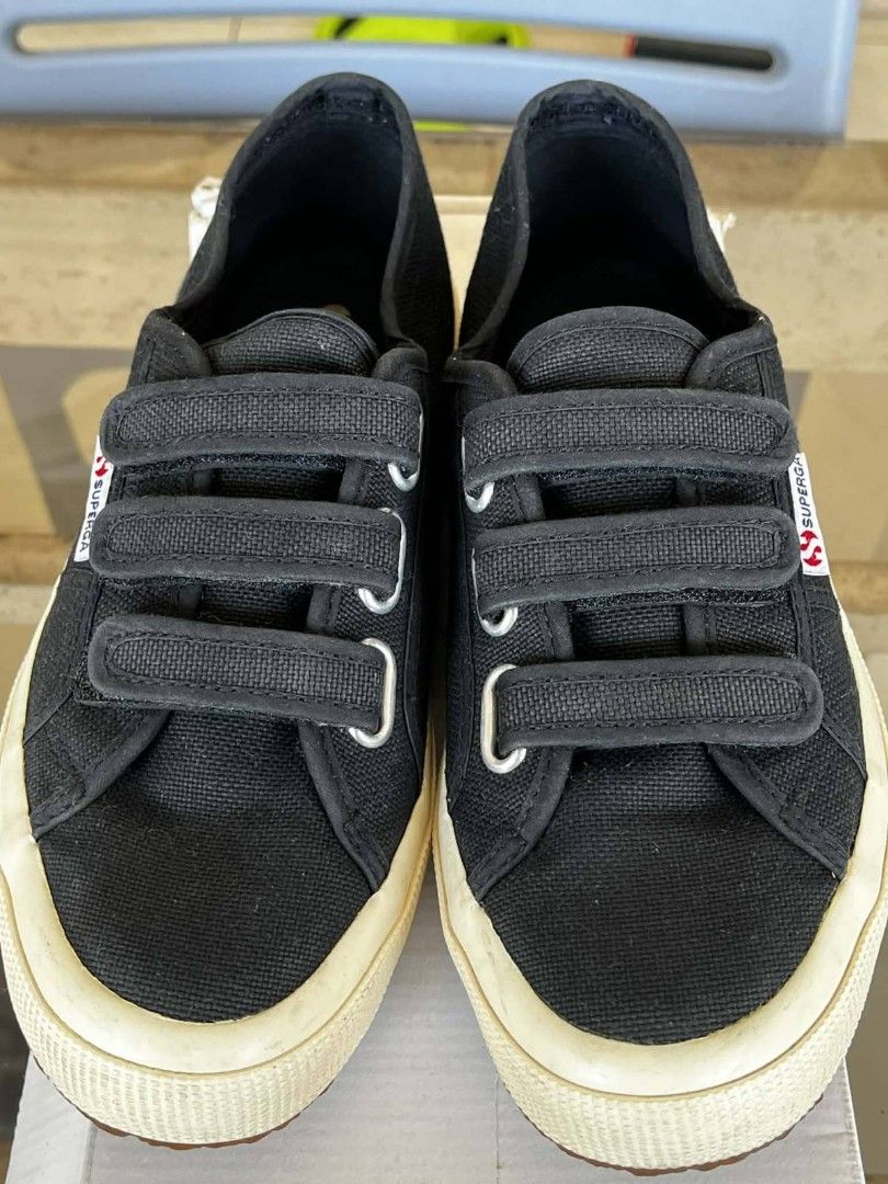 Superga 2750 Cot3strapu shoes (Category: Casual Shoes) located in Manila. Submitted by justinpaul24 (Listing ID 1459980552, Image 2). Description: Superga 2750 Cot3strapu Black canvas upper White rubber sole Three velcro straps Euro size 41, US W 9.5, UK 7 Made in Vietnam No issue Like new Loc. Sucat paranaque .